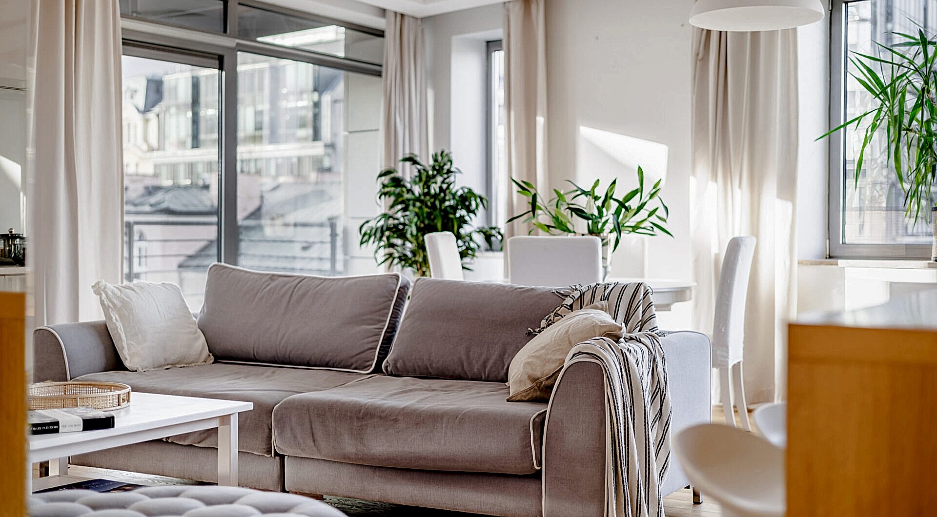 3 Pok. Apartament Plac Trzech Krzyży Holland Park