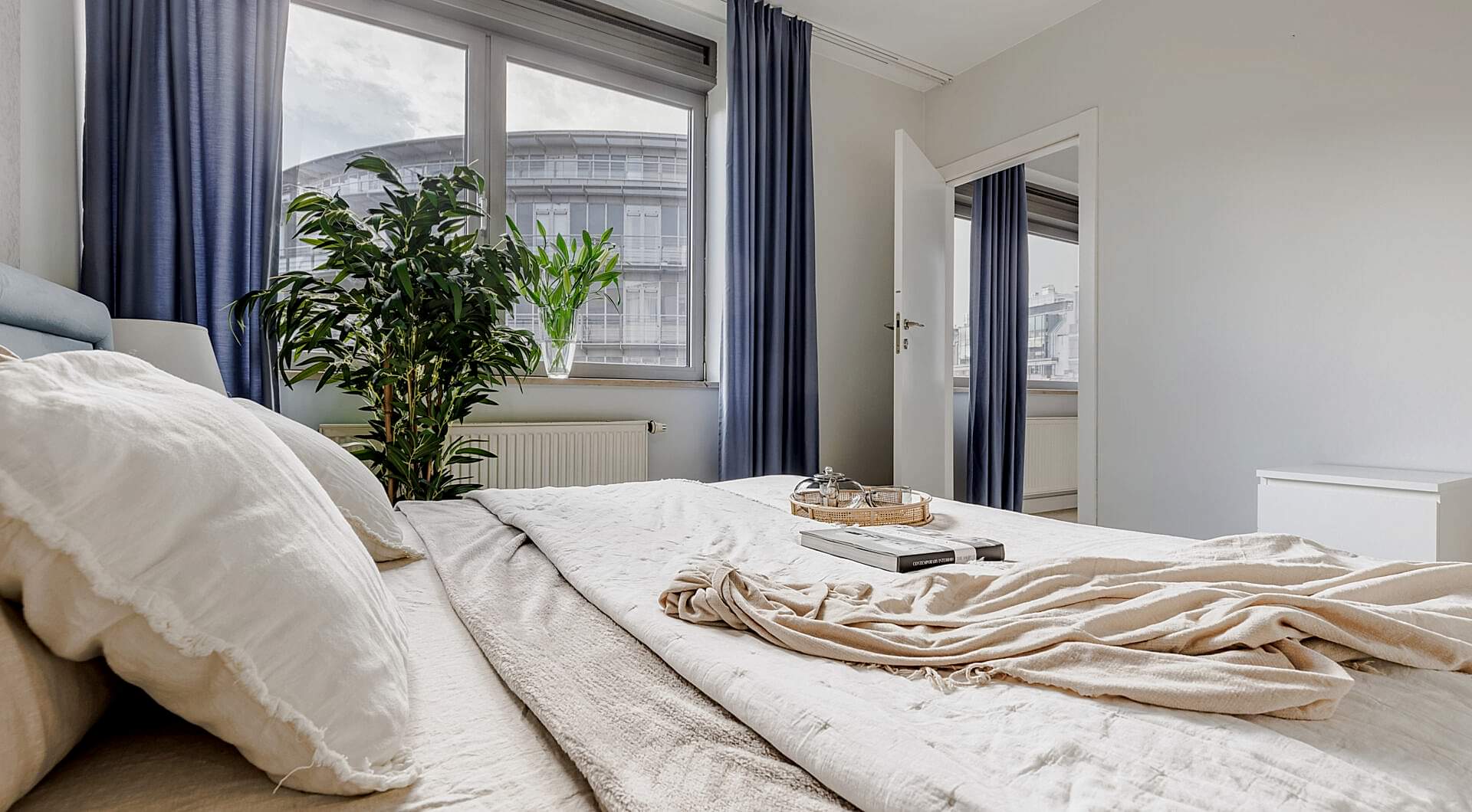 3 Pok. Apartament Plac Trzech Krzyży Holland Park